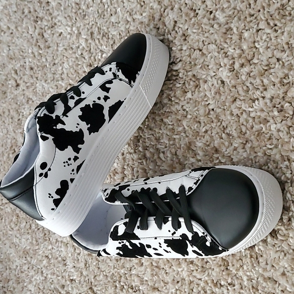 Womens Shoes - Picture 3 of 3